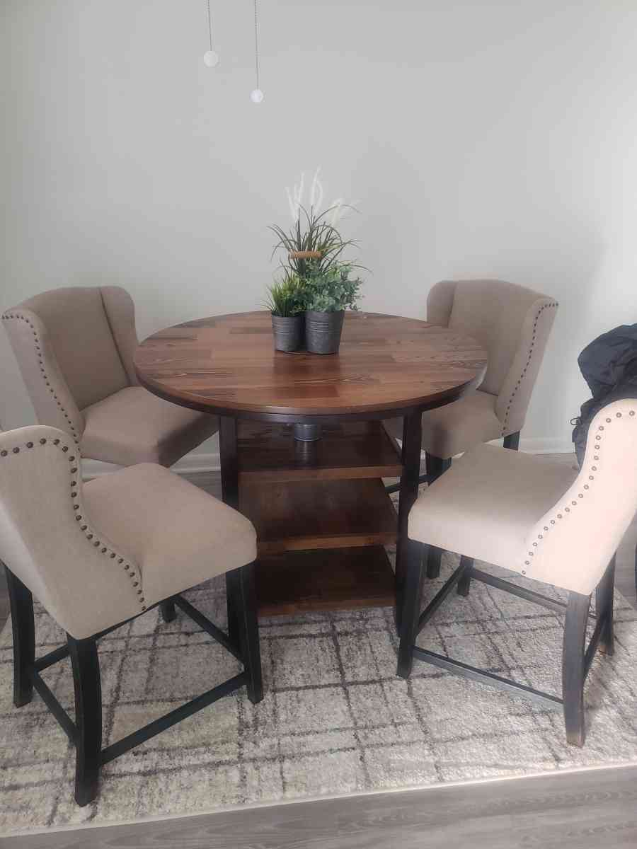 kitchen table 4 chairs - Norristown, Pennsylvania