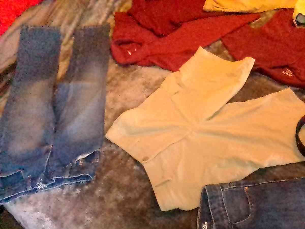 bundle deal boys clothes size 14 to 16 and black belt - Irving, Texas - FleaMarketBay