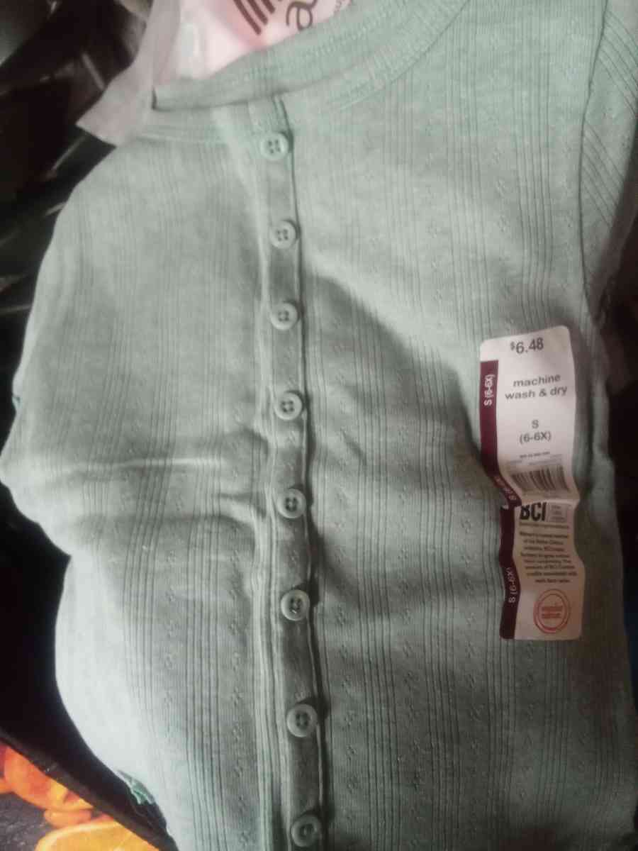 Girls shirts - Ontario, New York - FleaMarketBay