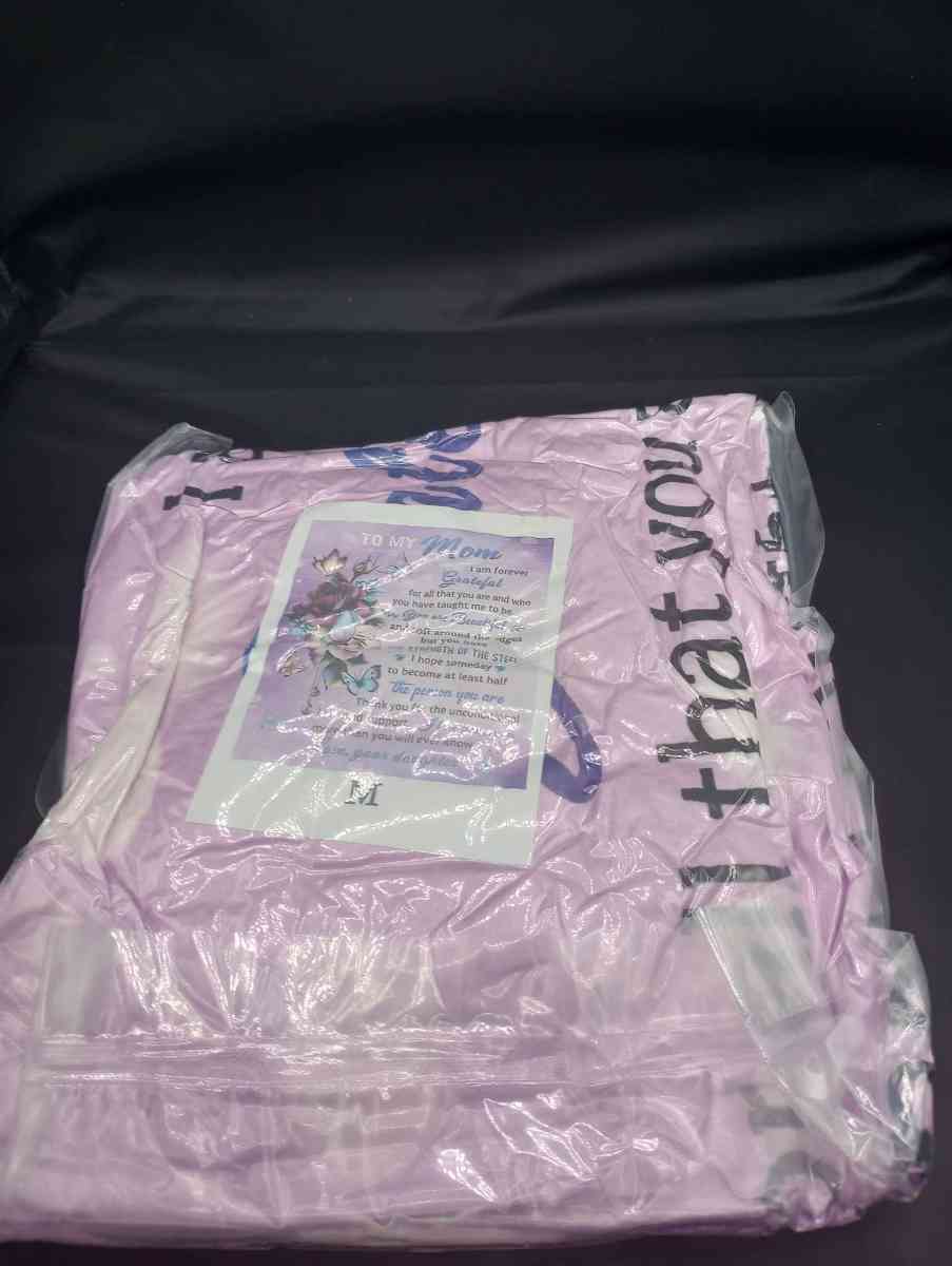 Mom Blanket - Middleburg, Pennsylvania - FleaMarketBay