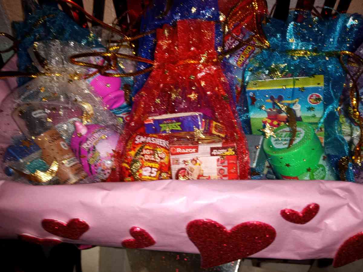 Expressive Fun and Collectable Unique Magnets - Newberg, Oregon - FleaMarketBay