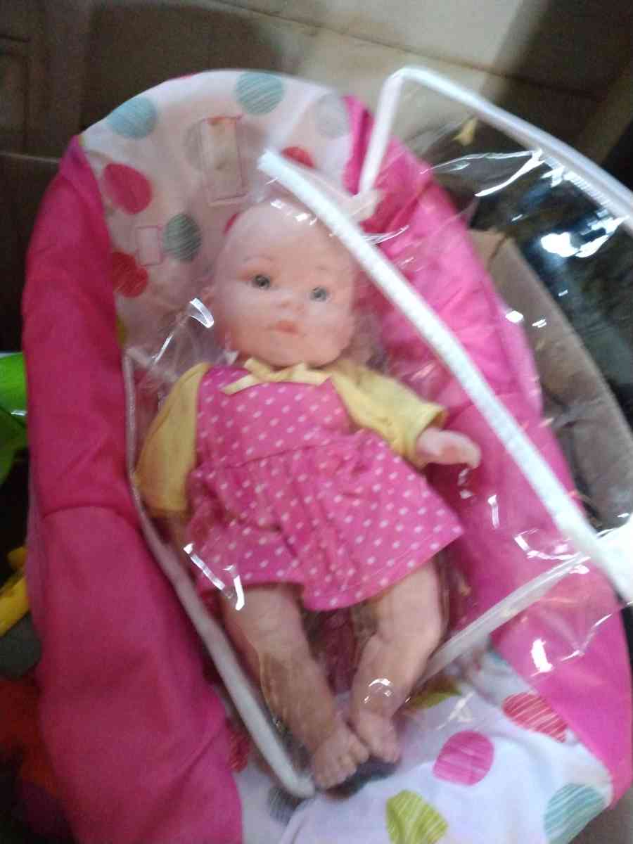 doll bed - Elgin, Illinois