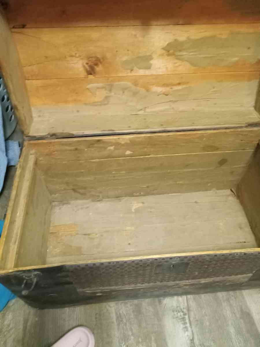 1800s steamboat chest - Omaha, Nebraska - FleaMarketBay
