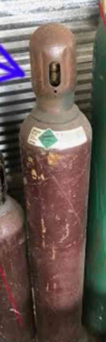 2 150 cu ft c25 full of gas 1 empty argon 150cuft empty - Kansas City, Missouri - FleaMarketBay