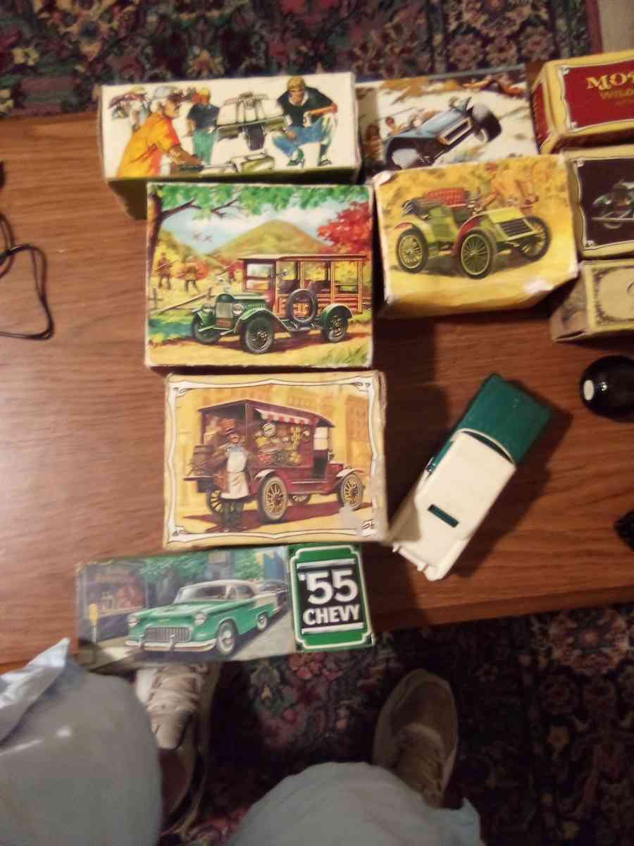 Avon collectibles after shave - Wilkesboro, North Carolina - FleaMarketBay