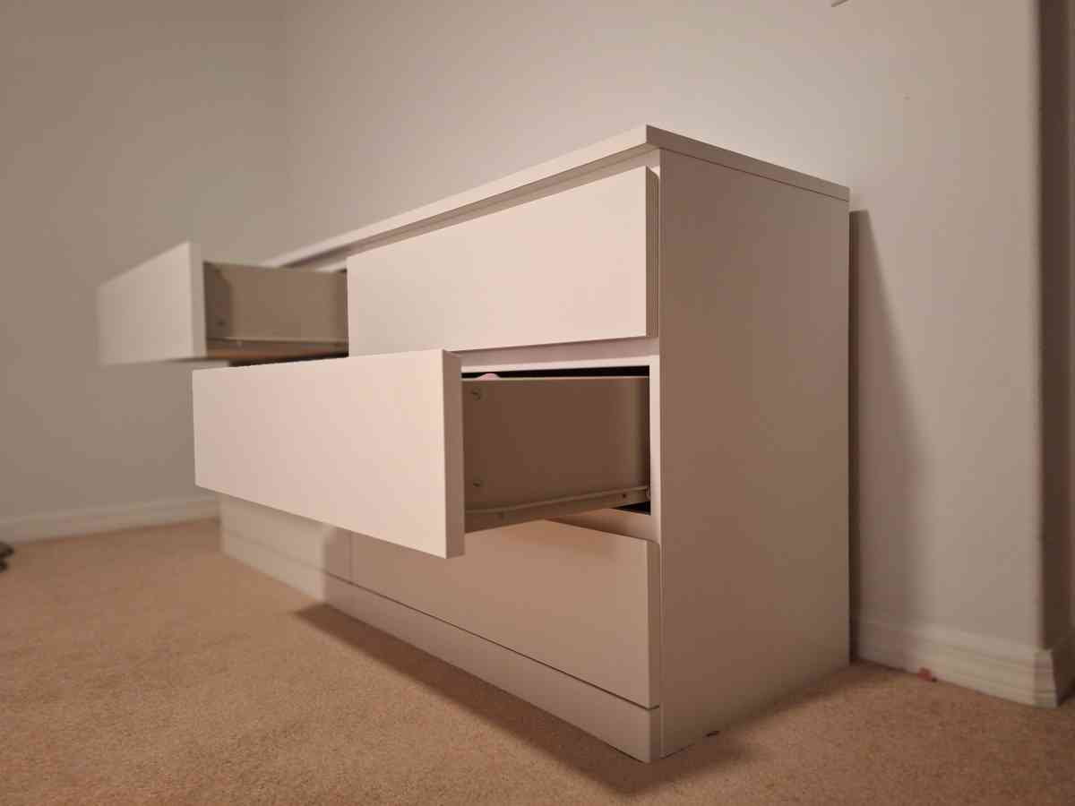 Dresser White 6 drawers - Lakeland, Florida - FleaMarketBay