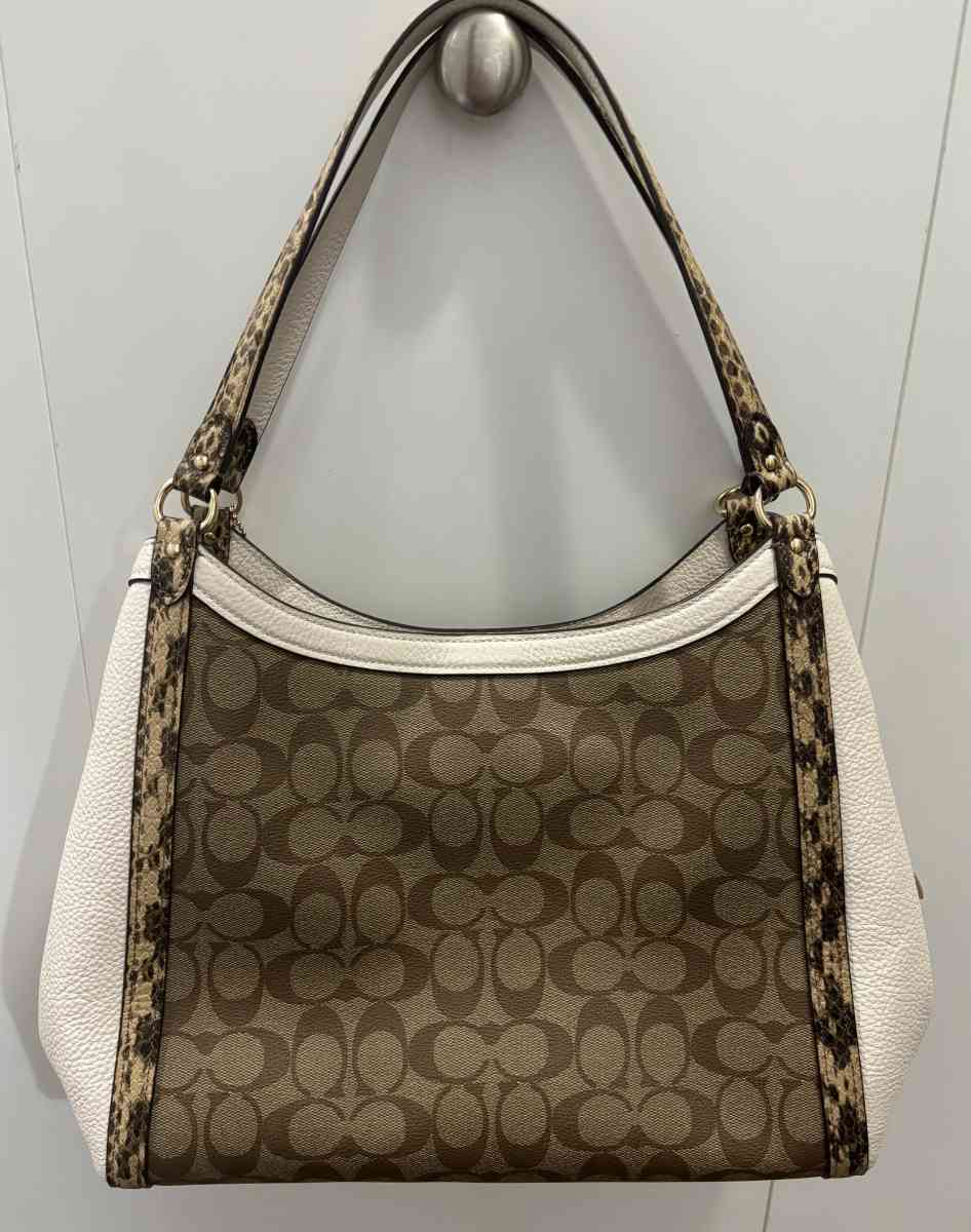 BRAND NEW COACH HANDBAG - Cedar Falls, Iowa - FleaMarketBay