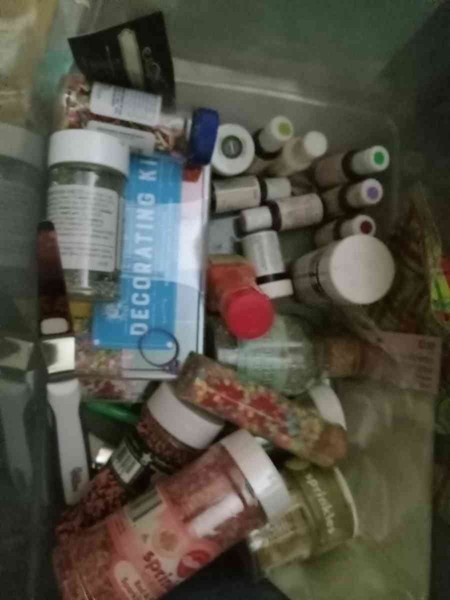 cake decorating  items - Omaha, Nebraska - FleaMarketBay