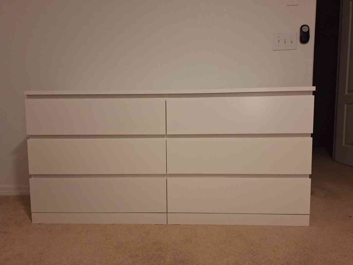Dresser White 6 drawers - Lakeland, Florida