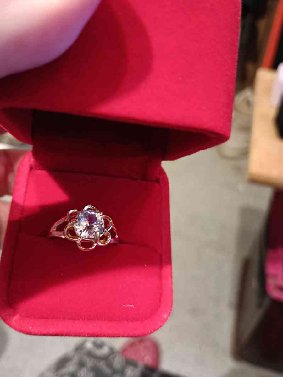 Ladys rings - Lake City, Florida - FleaMarketBay