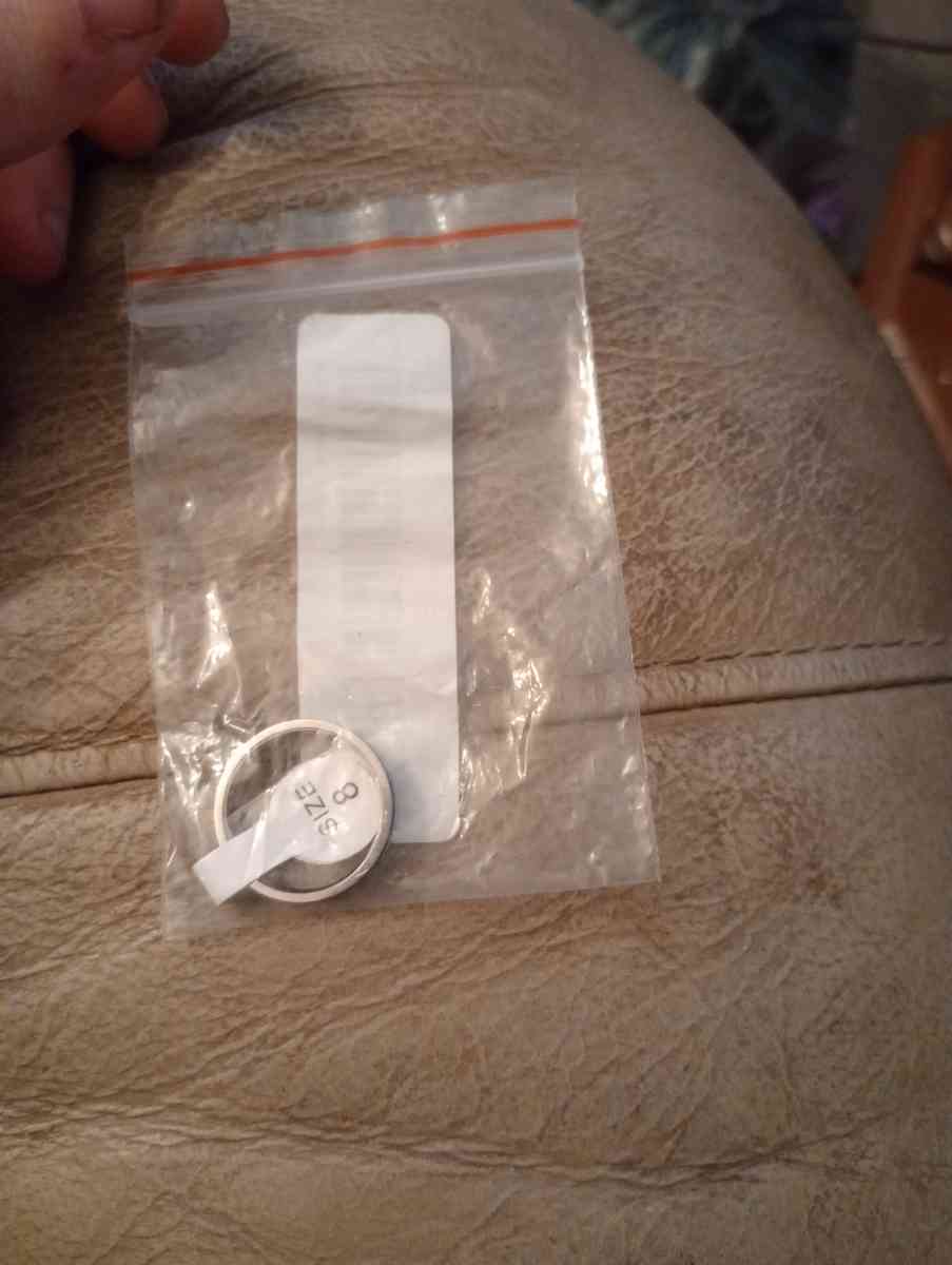 a ring size 8 never wear - Weatherly, Pennsylvania - FleaMarketBay