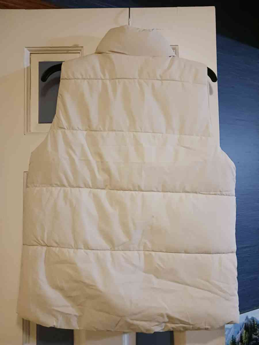 Ladies Vest - Middleburg, Pennsylvania - FleaMarketBay