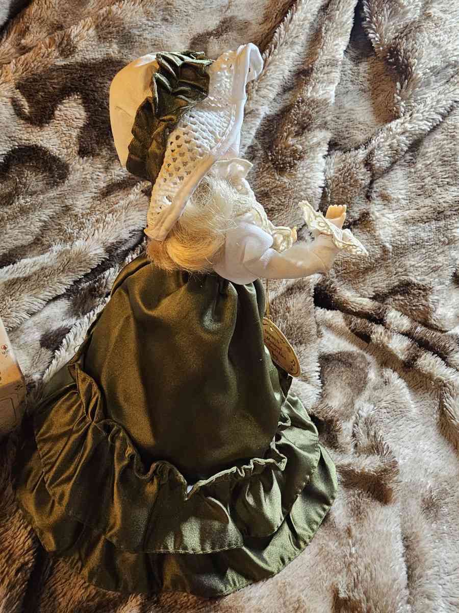 brinns musical doll - Charleston, Arkansas - FleaMarketBay