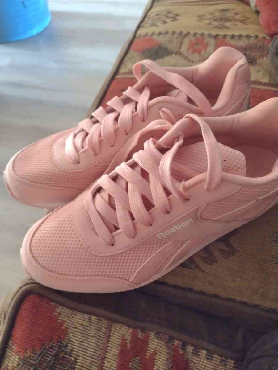 Reebok Shoes size 5 - San Antonio, Texas - FleaMarketBay