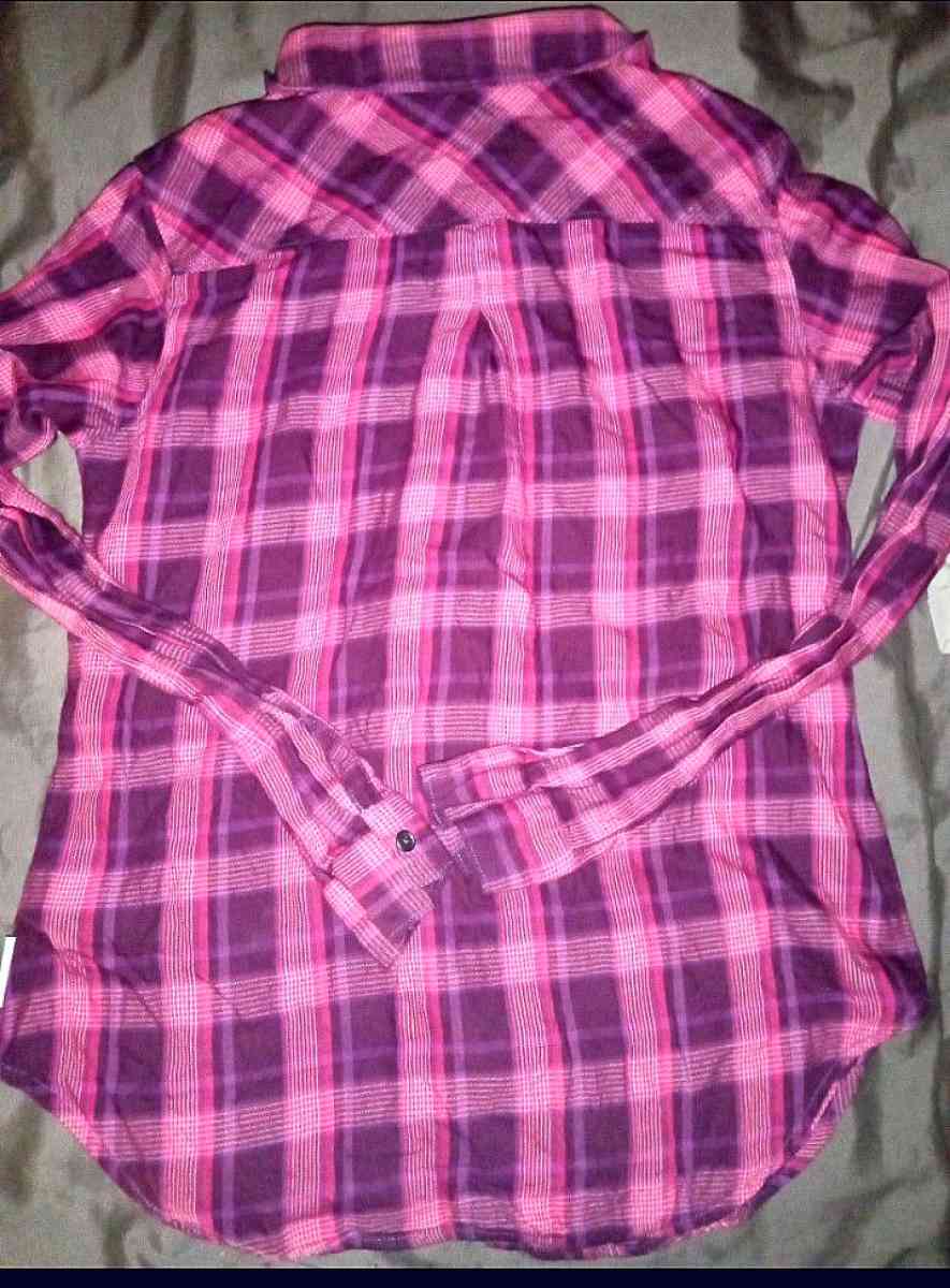 Columbia shirt size small - Cleveland, Tennessee - FleaMarketBay