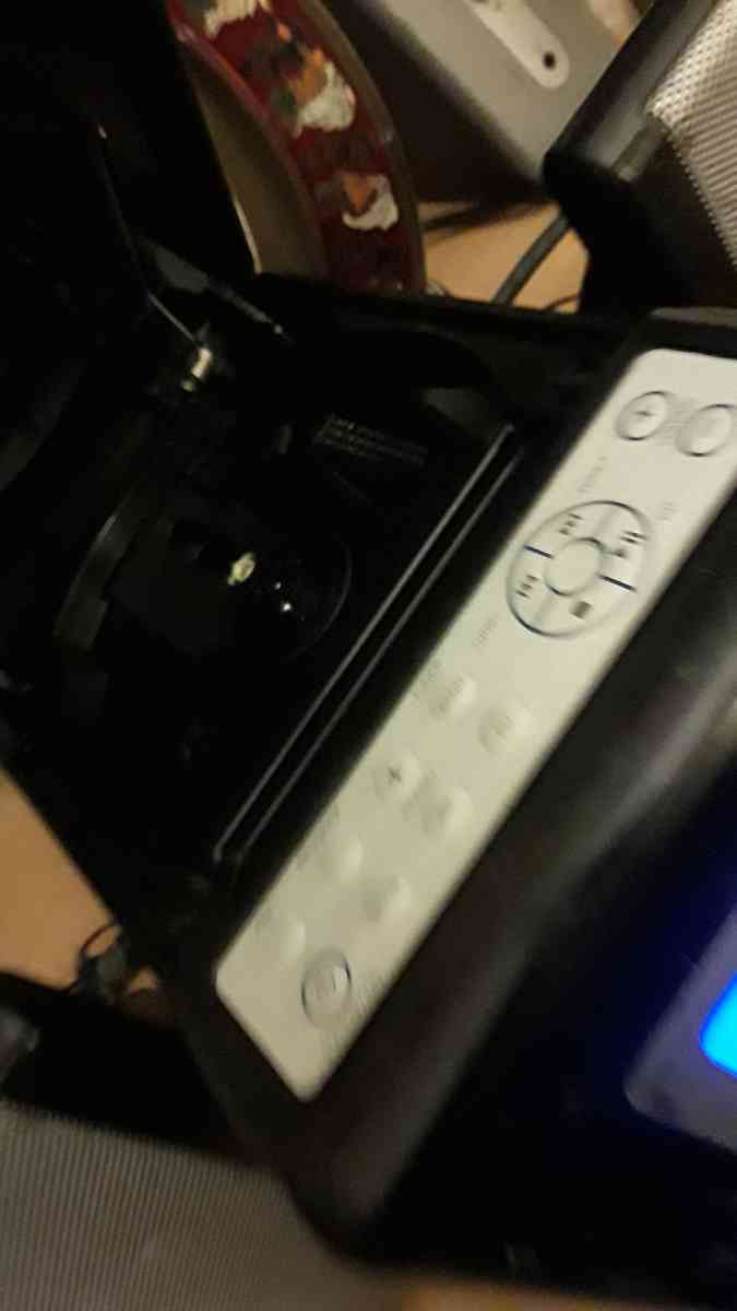 INSIGNIA NSA1112 CD player Compact Shelf System - Los Angeles, California - FleaMarketBay