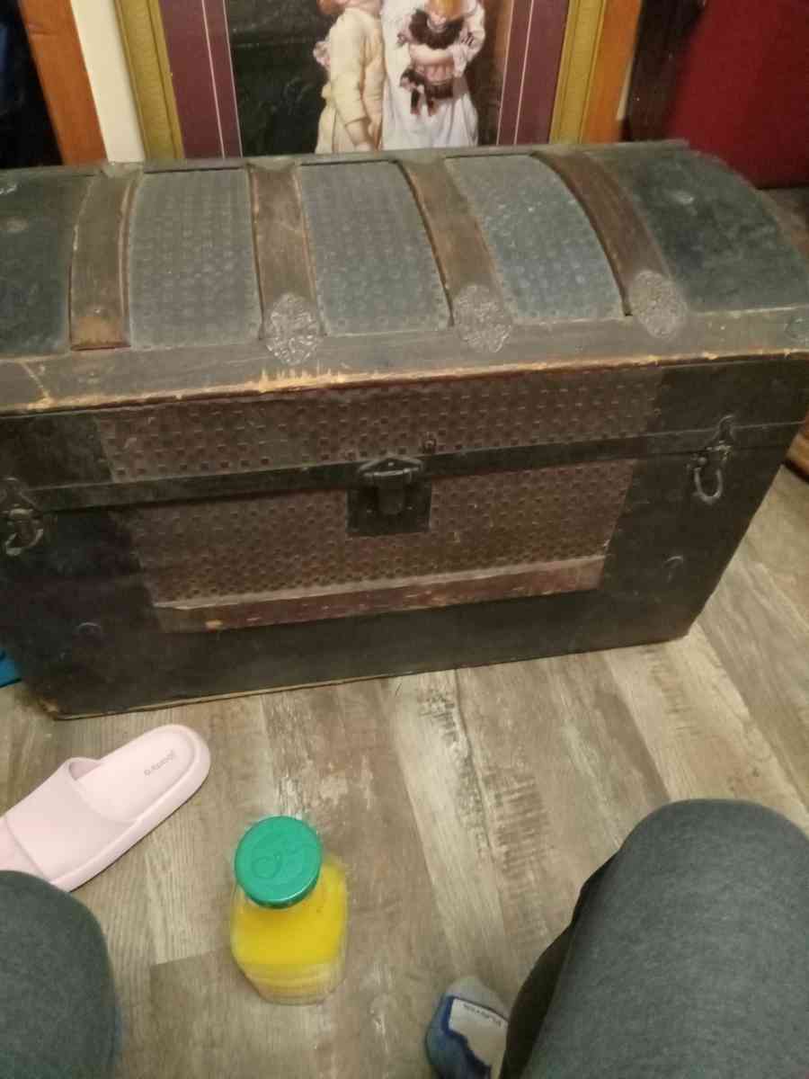 1800s steamboat chest - Omaha, Nebraska - FleaMarketBay