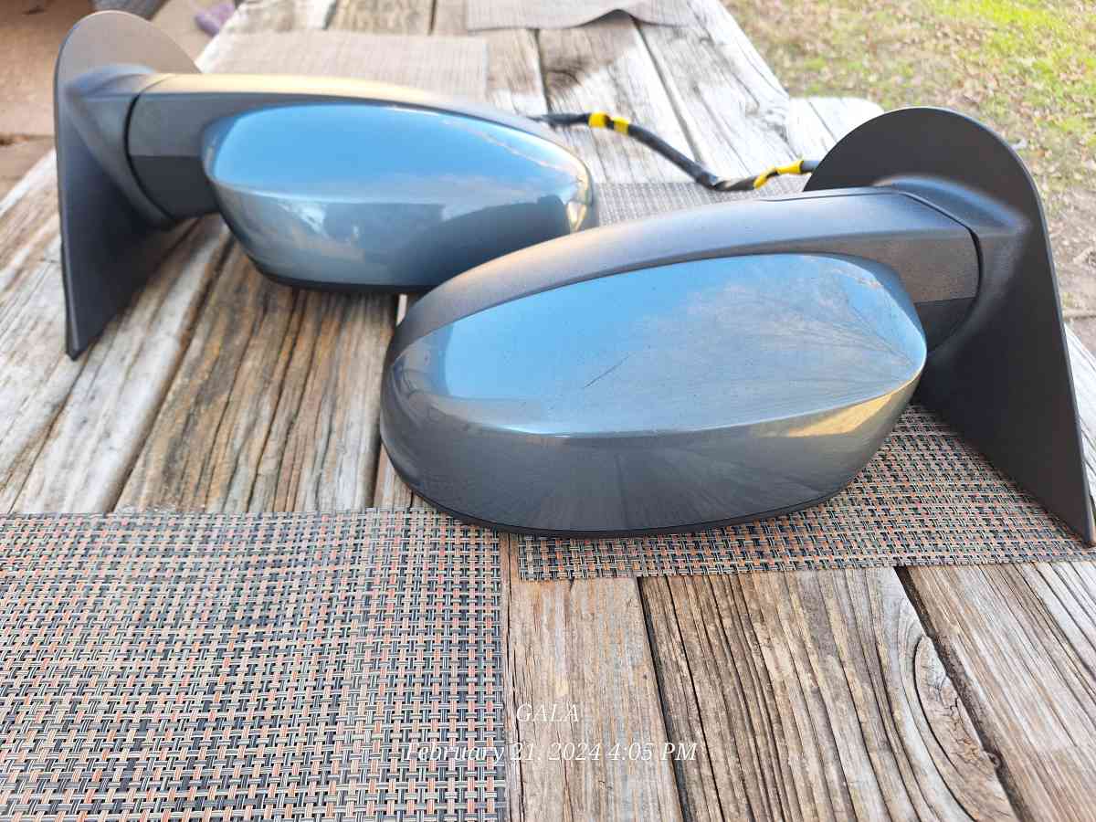 20092014 Chevy Silverado 1500 Chevy Silverado Mirror Power H - Austin, Texas - FleaMarketBay