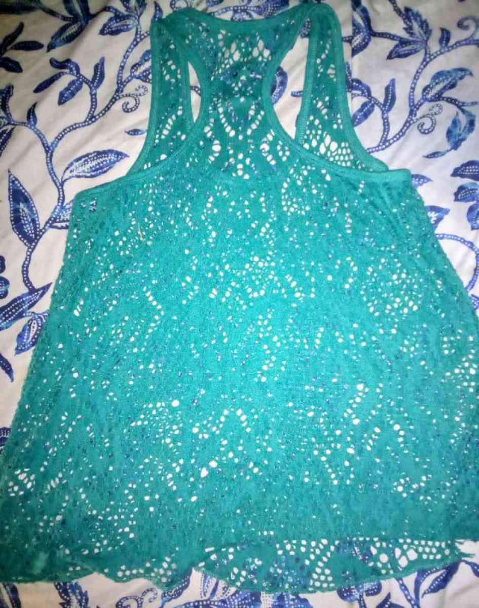 aero tank top - Cleveland, Tennessee - FleaMarketBay