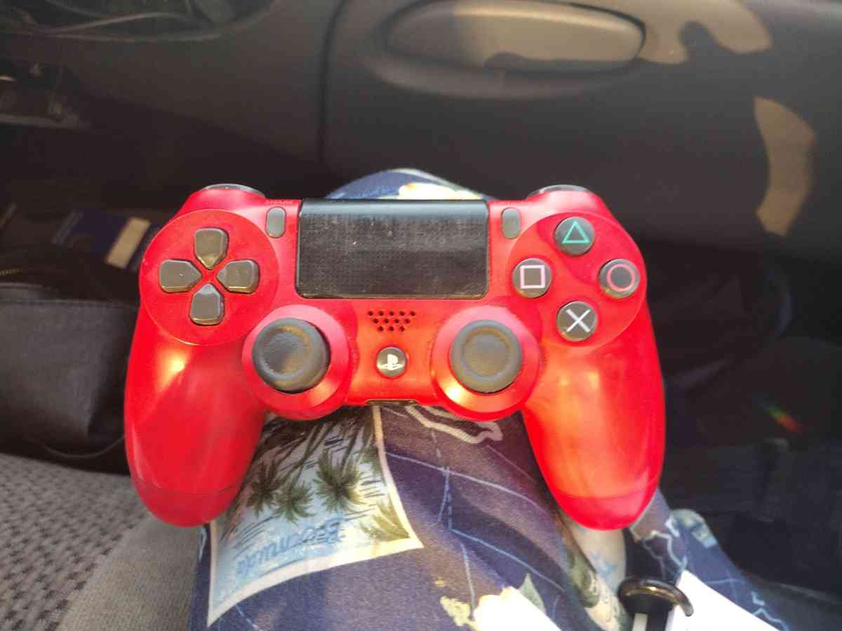 ALMOST BRAND NEW  VERY LIGHTLY USED   RED PS4 CONTROLLER - Jacksonville, Florida - FleaMarketBay