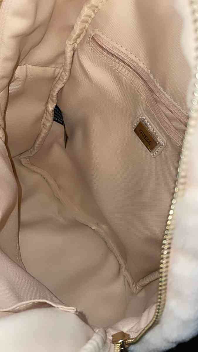 guess backpack - Houston, Texas - FleaMarketBay