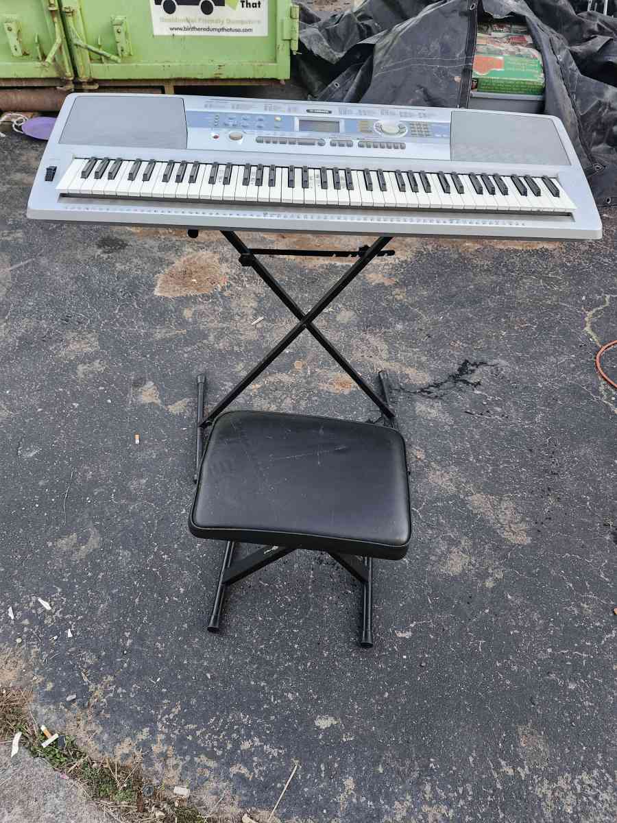 yamaha portable grand - Knoxville, Tennessee