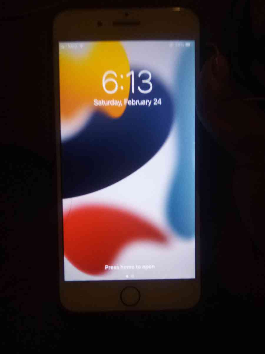 iPhone 8 plus - Abrams, Wisconsin - FleaMarketBay