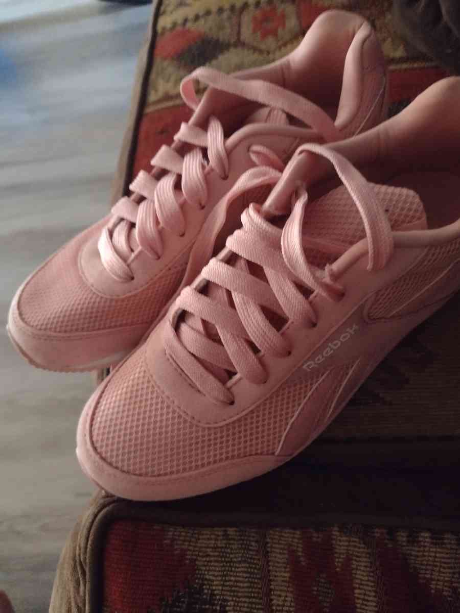 Reebok Shoes size 5 - San Antonio, Texas - FleaMarketBay