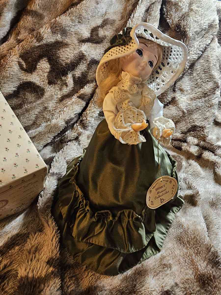 brinns musical doll - Charleston, Arkansas - FleaMarketBay
