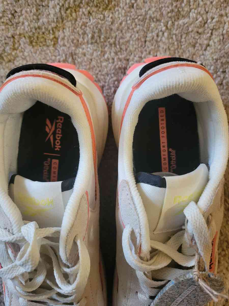 Rebook womens  running shoes - Morgan Hill, California - FleaMarketBay