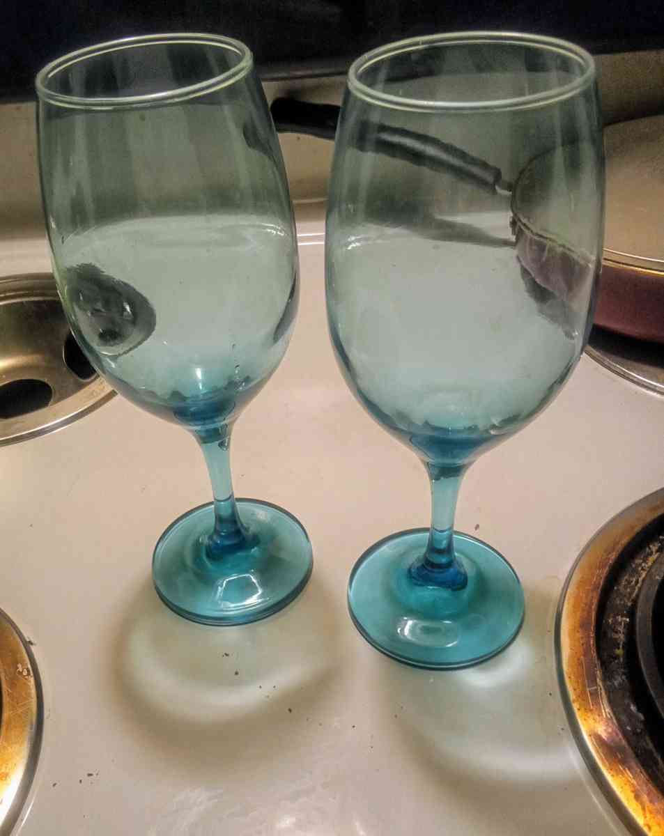 Wine glasses - Ontario, New York - FleaMarketBay