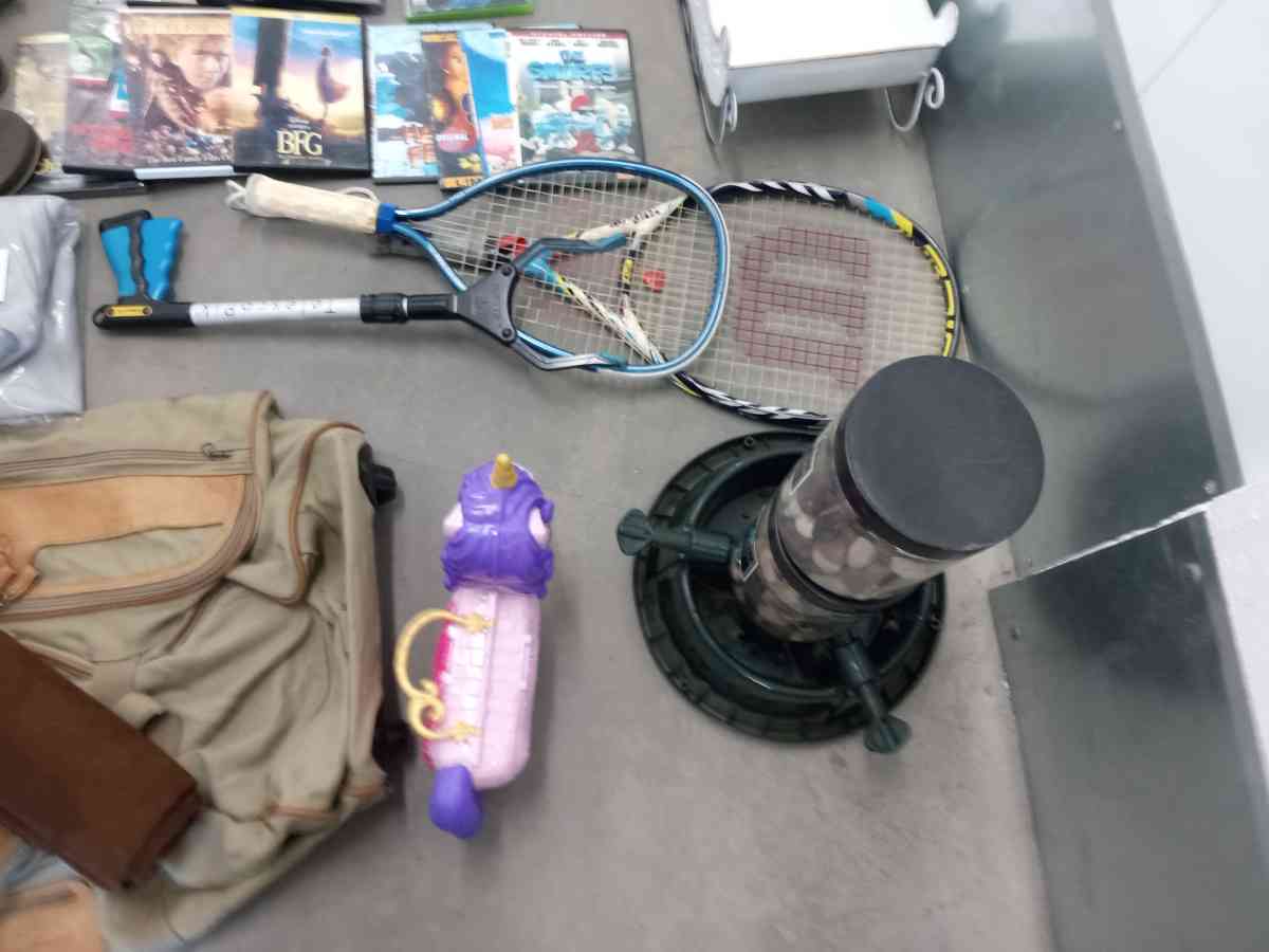 various - Adelanto, California - FleaMarketBay