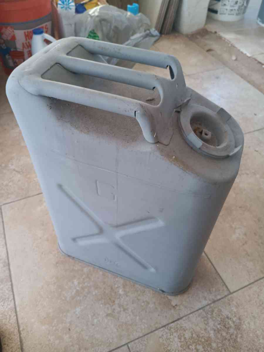 blitz g 5 gal metal gas can - Hudson, Florida