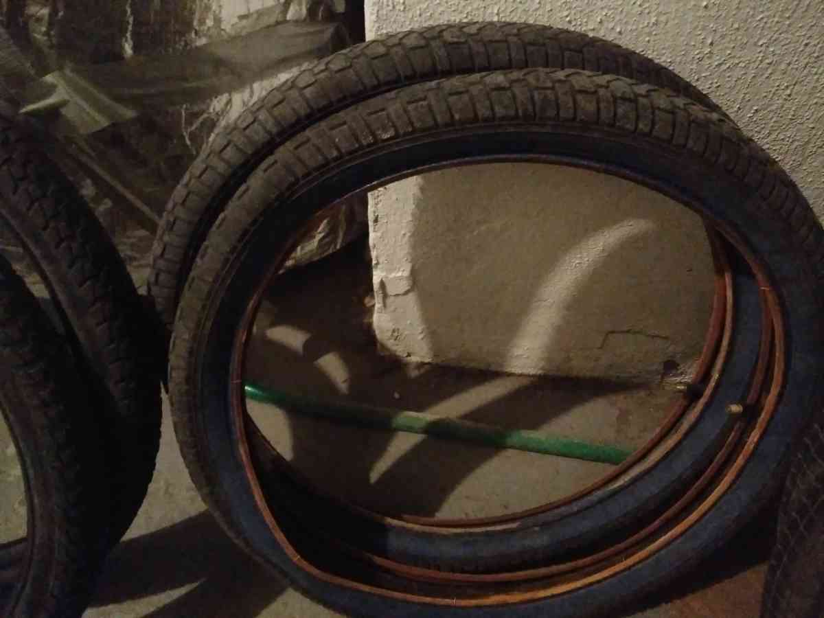 two of them are matching sets one is a horror tires and I do - Adolph, Minnesota - FleaMarketBay