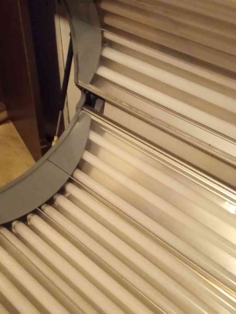 32 Bulb Solar Storm Tanning Bed - Cannon, Kentucky - FleaMarketBay