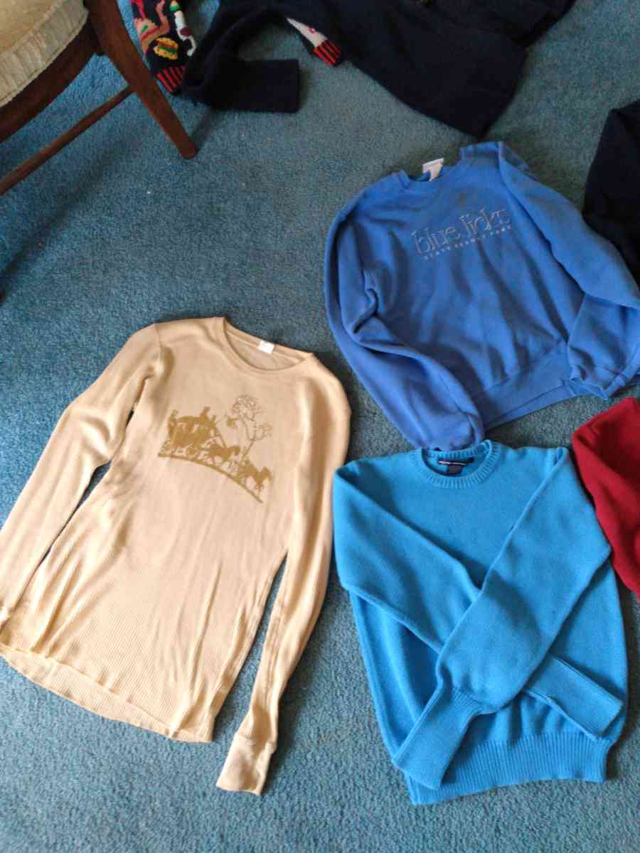 womens shirts - Cincinnati, Ohio - FleaMarketBay
