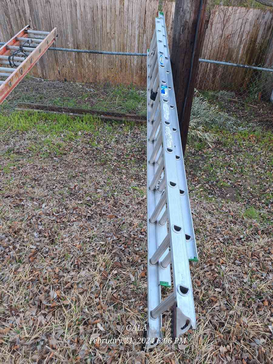 Warner aluminum 24 ft ladder - Austin, Texas