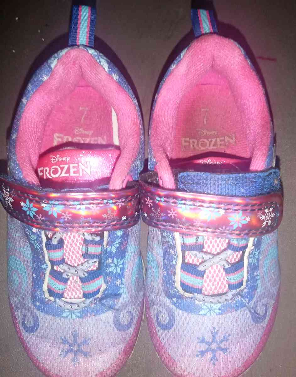 FROZEN SIZE 7 - Cleveland, Tennessee