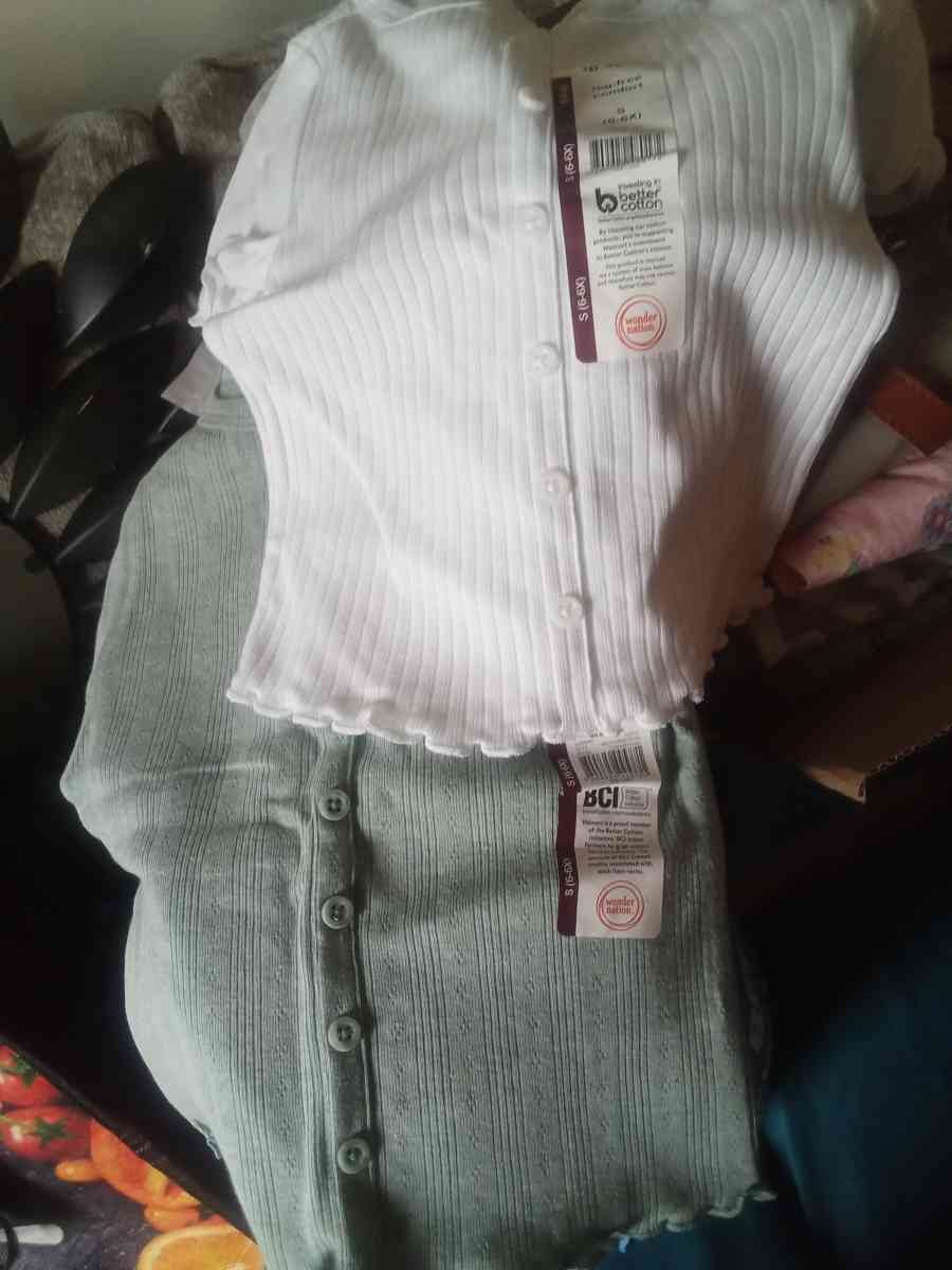 Girls shirts - Ontario, New York - FleaMarketBay
