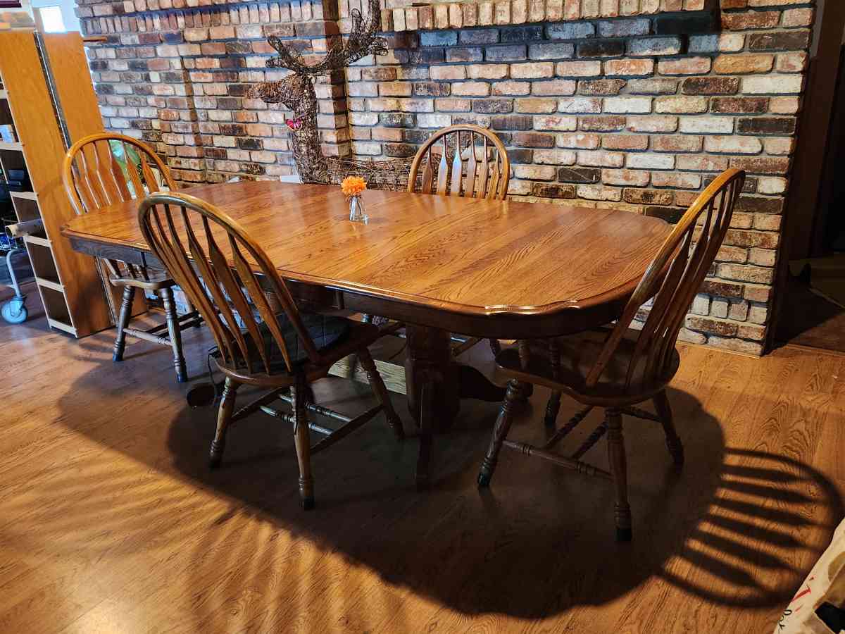 Ranch Style Dining Table - Penn Valley, California