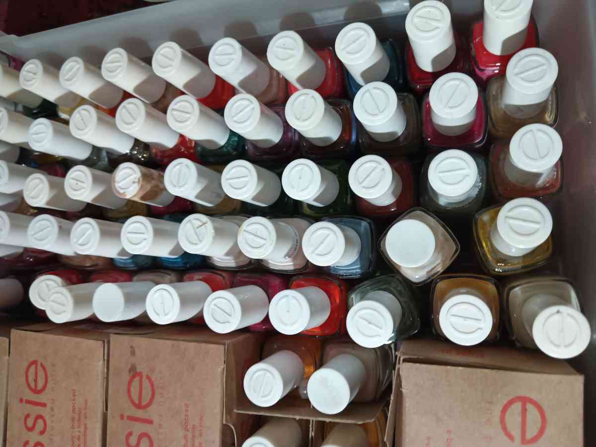new salon nail polish each or bulk - Abilene, Texas - FleaMarketBay
