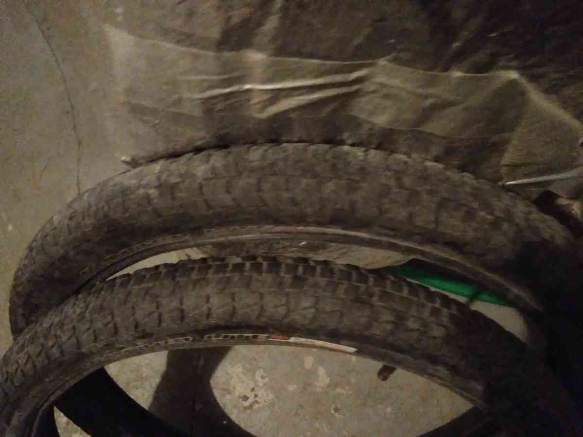 two of them are matching sets one is a horror tires and I do - Adolph, Minnesota - FleaMarketBay