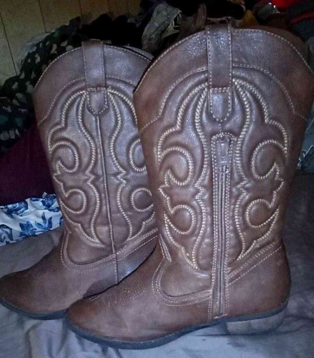 SIZE 4 - Cleveland, Tennessee - FleaMarketBay