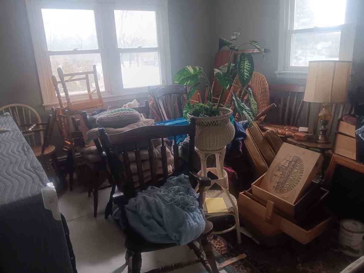dining room or kitchen table chairs bed frame mirrors  more - Enfield, Connecticut - FleaMarketBay