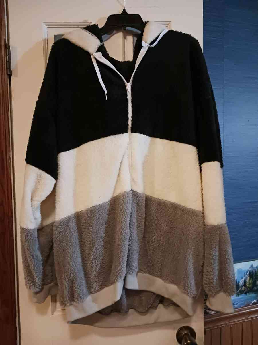 Fuzzy Lightweight Jacket - Middleburg, Pennsylvania