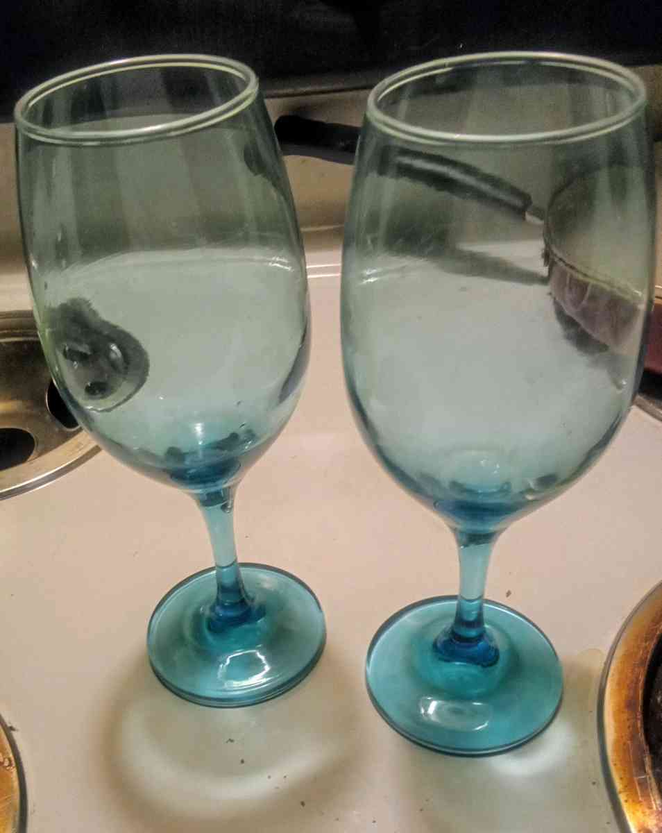 Wine glasses - Ontario, New York - FleaMarketBay