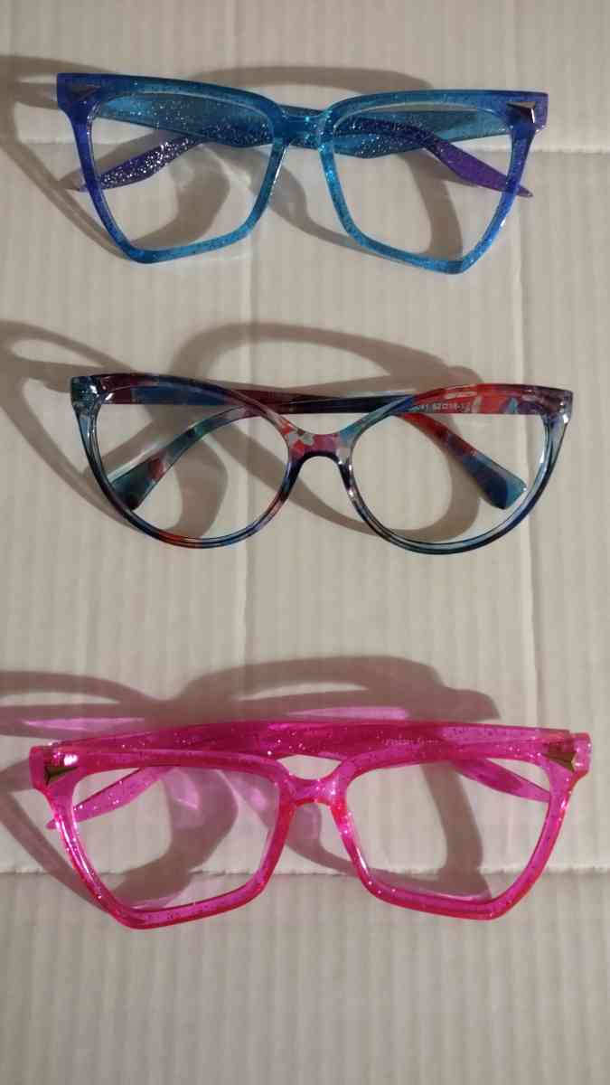 frame glasses in style - Cumberland, Rhode Island - FleaMarketBay