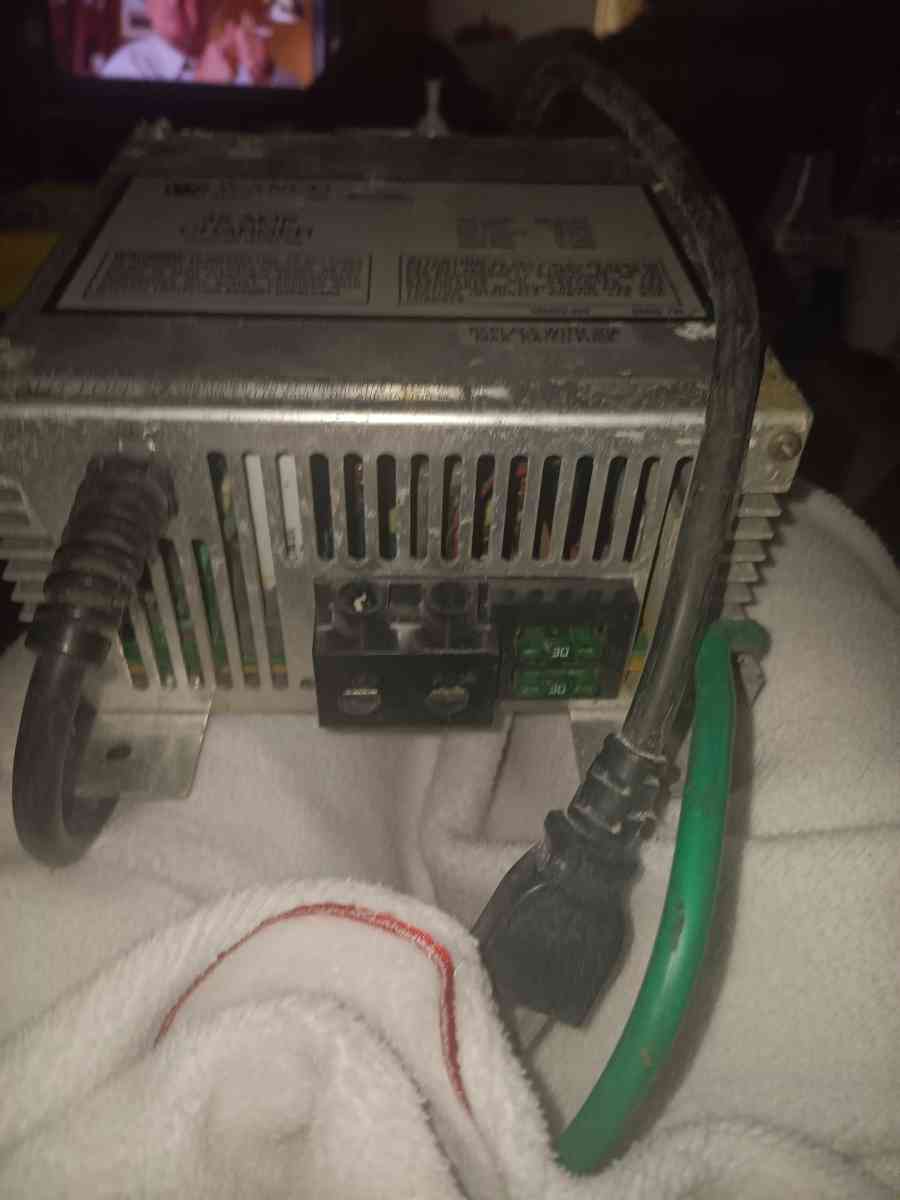 45 Amp charger - Hudson, Florida - FleaMarketBay