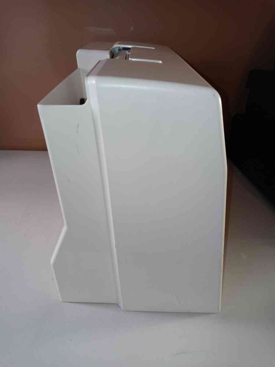 Husqvarna Rose 400 embroidery sewing machine - Dayton, Ohio - FleaMarketBay