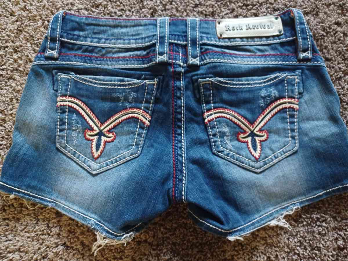 SUPER CUTE ROCK REVIVAL SHORTS SZ 28 - Cedar Falls, Iowa - FleaMarketBay